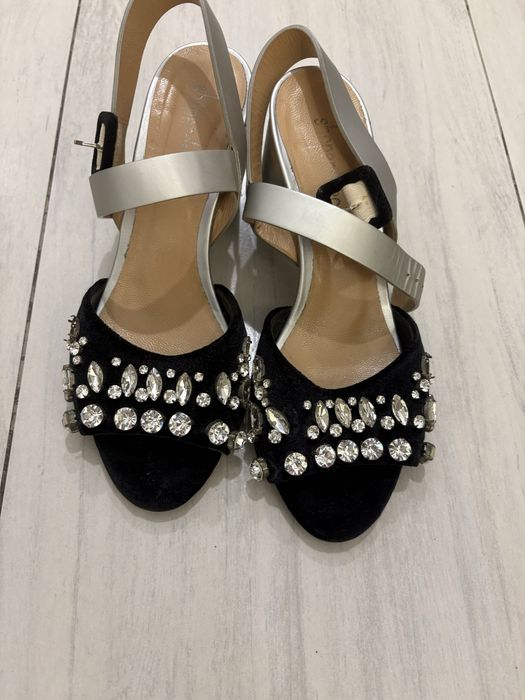 Продам женские туфли