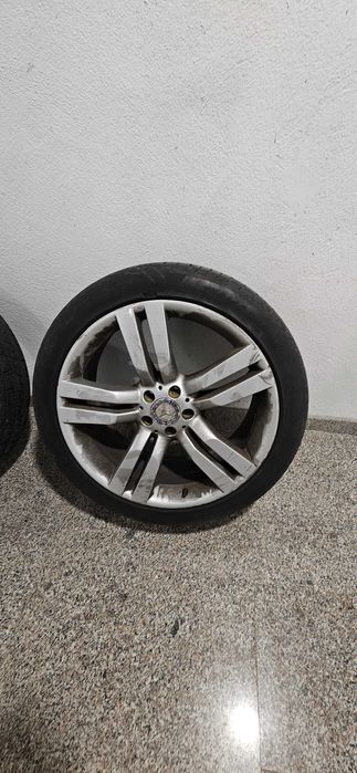 Оригинални джанти Mercedes 20 цола с гуми Pirelli