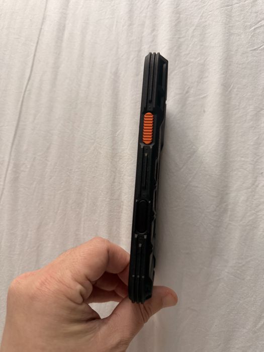 Husă dbrand Tank Case pentru iPhone 17 Pro Max