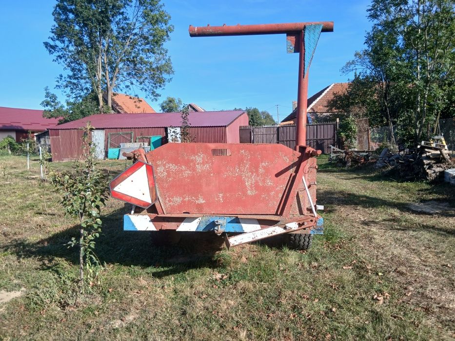 Vand remorca de tractor