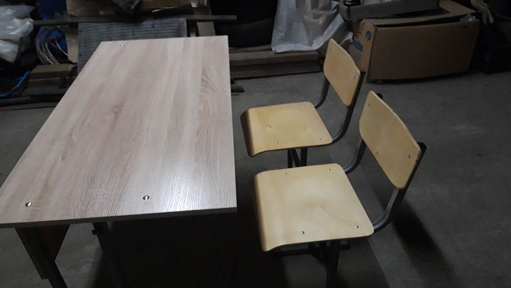 Продам столы и стулья, для школы.