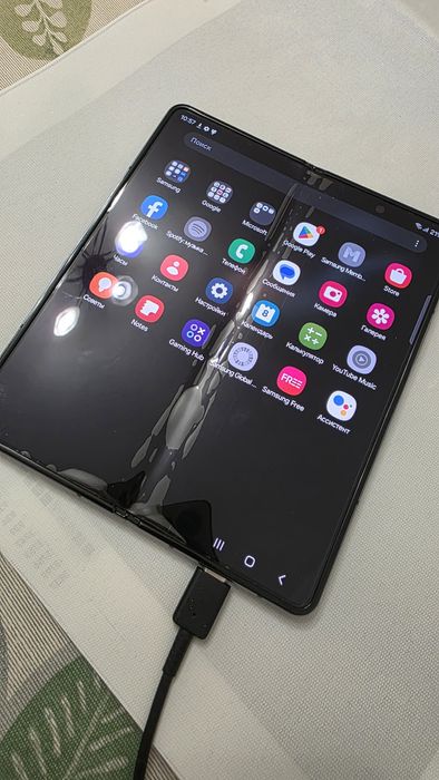 Samsung Galaxy Z Fold 4