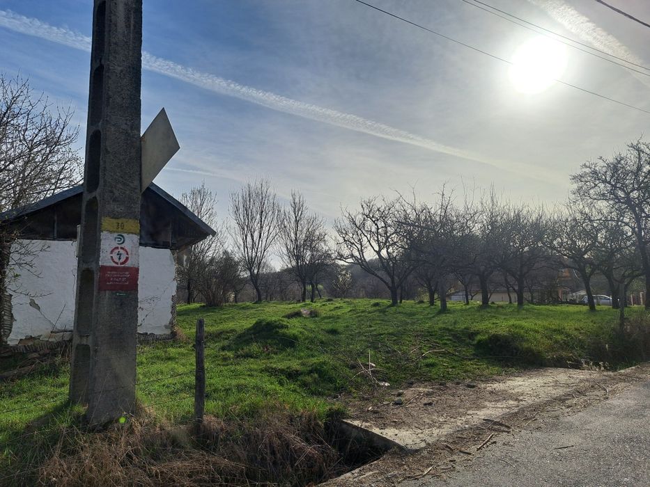 Teren si căsuța Boteni