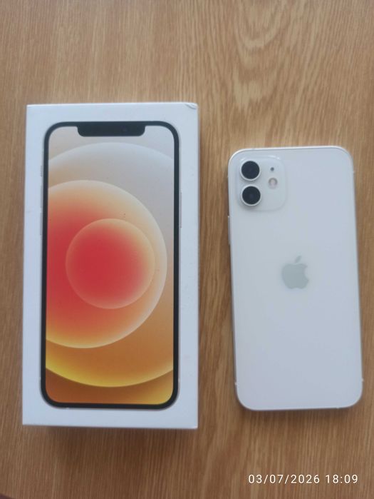 Продавам телефон Apple iPhone 12