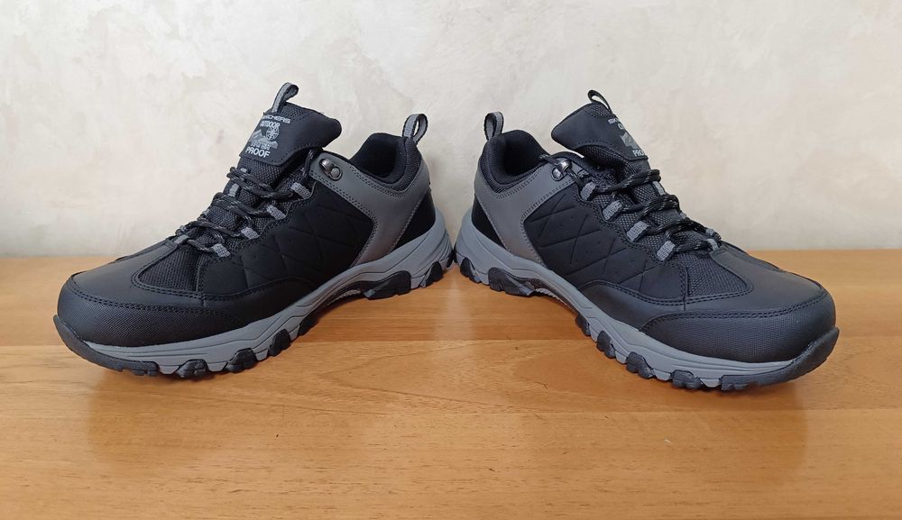 Skechers- Selmen-Чисто Нови в Кутия