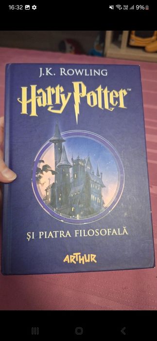 Harry Potter și piatra filosofala carte