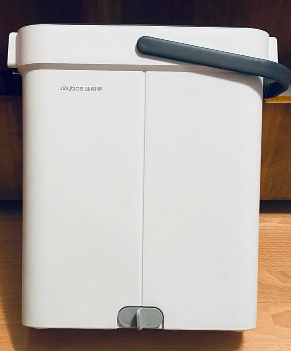 Комплект Нов, за почистване на дома,с моп и кофа-сухо и мокро,тънък