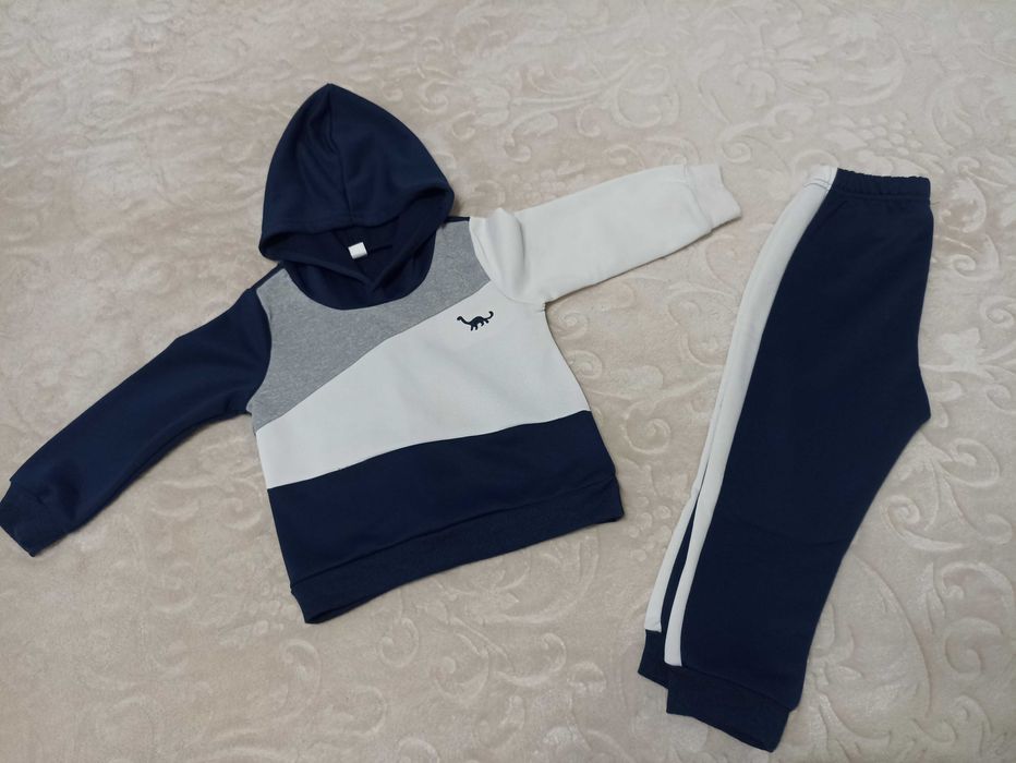 Детски комплект 2-3 години.