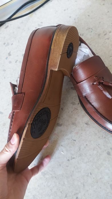 Продается новые мужские кожаные лоферы