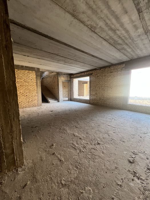 Mehnat Qizgaldok korobka holatda juda sifatli qurilgan asfalt bogan