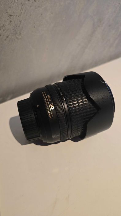 Teleobiectiv Nikon 18-135mm DX – stare excelentă