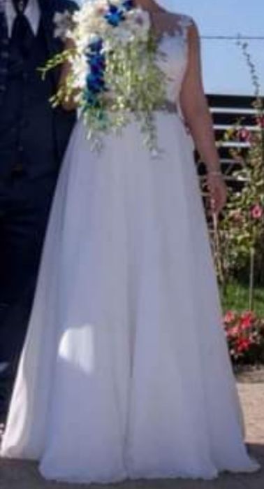 Rochie mireasa in forma de A