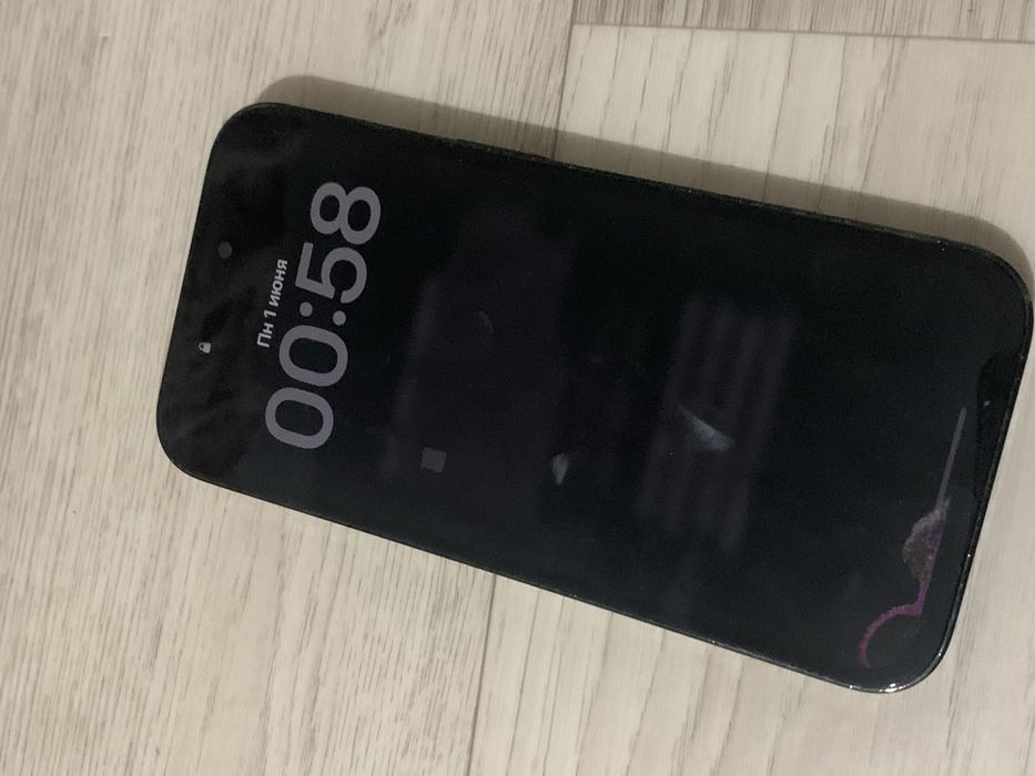 Iphone 14 Pro с повреждением