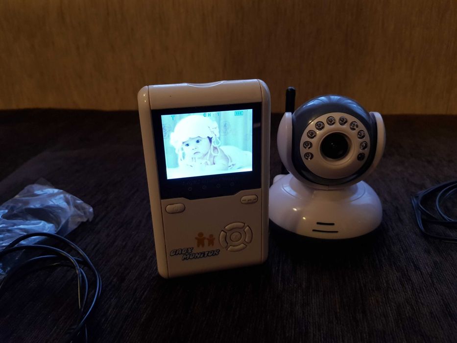 Camera si monitor supraveghere copii