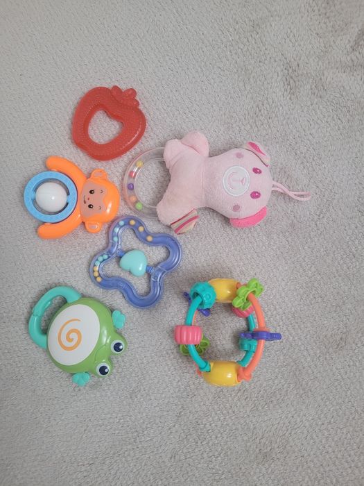 Jucarii zornaitiare si pentru dentitie