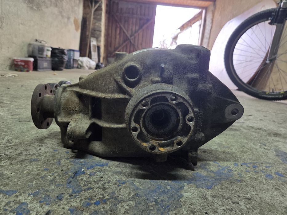 Продавам диференциал 3.07 и полуоски от BMW 328 E46