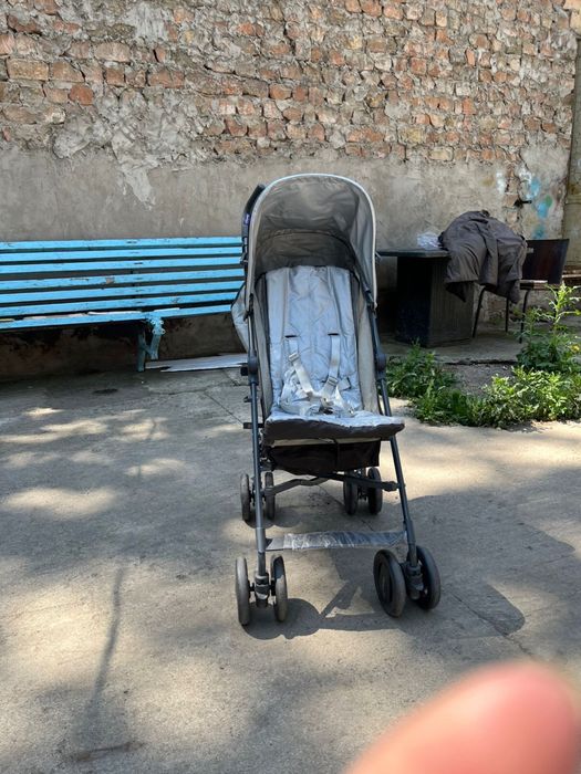 Продам прогулочную коляску Chicco London Deluxe