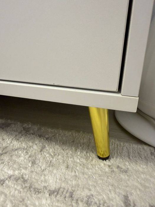 Прикроватные тумбы