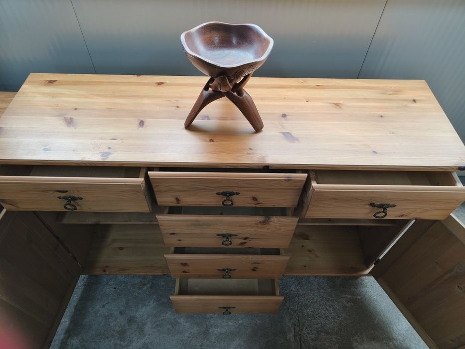 3935 Контра бюфет с месингови дръжки