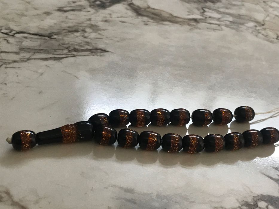 Броеница с 17 зърна, 200 лв.