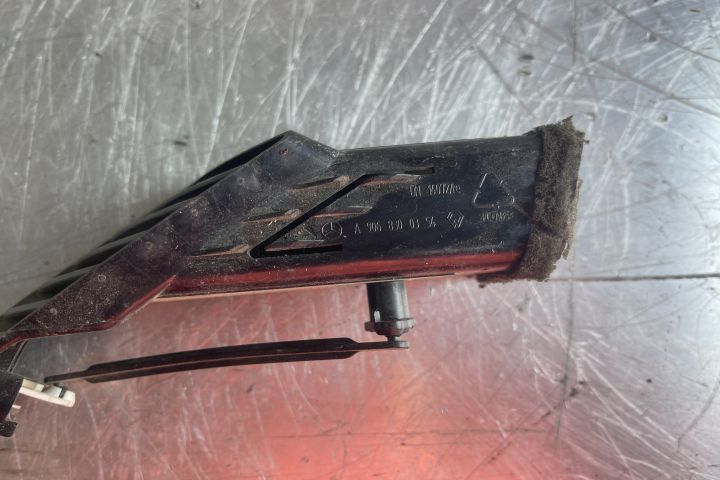 Grila ventilatie bord dreapta A9068300354 / A 906 830 03 54 Mercedes-