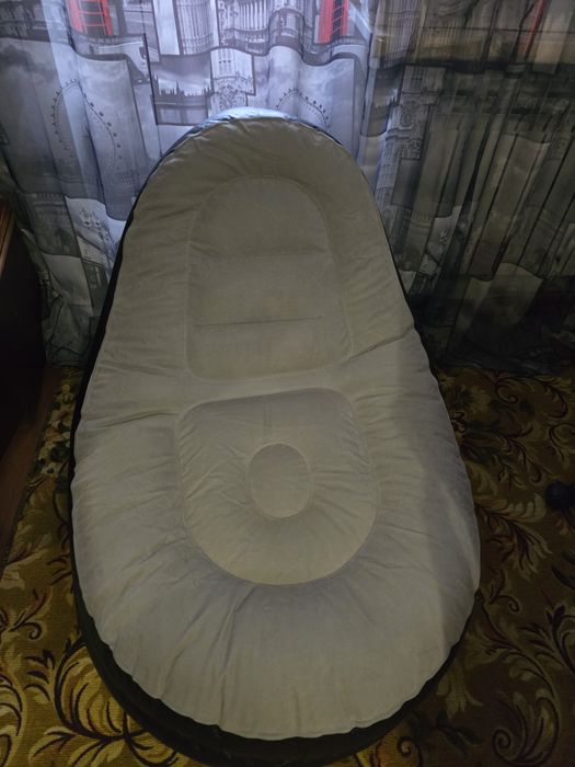 Надувной кресло с насосом