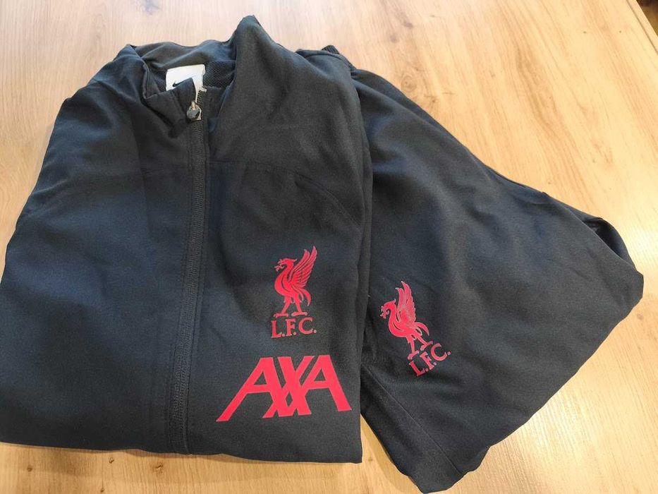 Liverpool Оригинален анцуг с подарък шапка