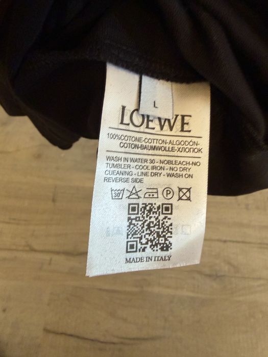 Tricou negru Loewe, bumbac 100%, masura L, logo brodat pe partea din fata