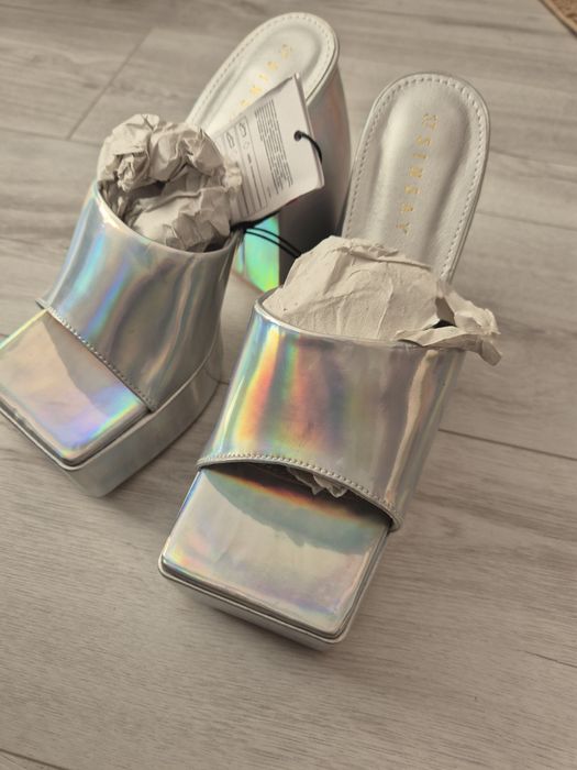 Чехли с платформа