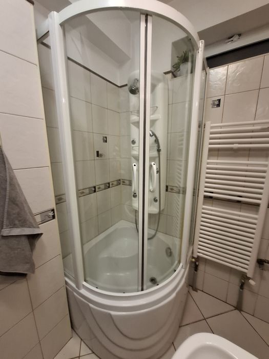 Cabina de dus sticla Sanotechnik cu cadita adâncă si sistem hidromasaj