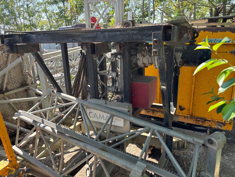 Електрическо строително скеле