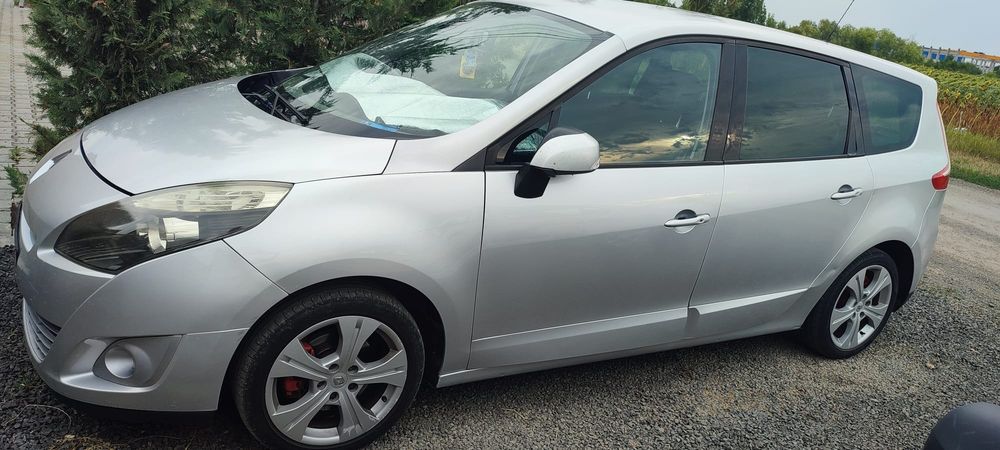 RENAULT Grand Scenic 2011 — imagine 2