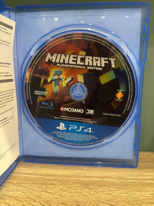 Продам PS4 1TB в идеальном состоянии