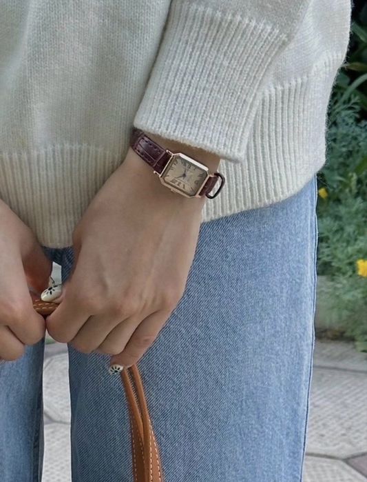 Наручные минималистичные часы