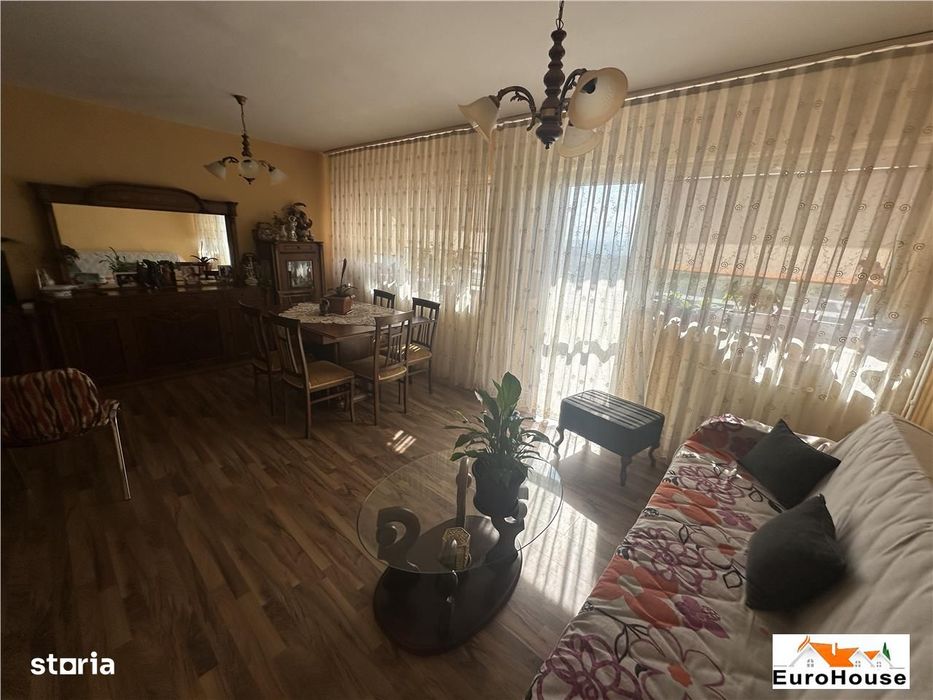 Apartament cu 4 camere de vanzare in Alba Iulia M-uri