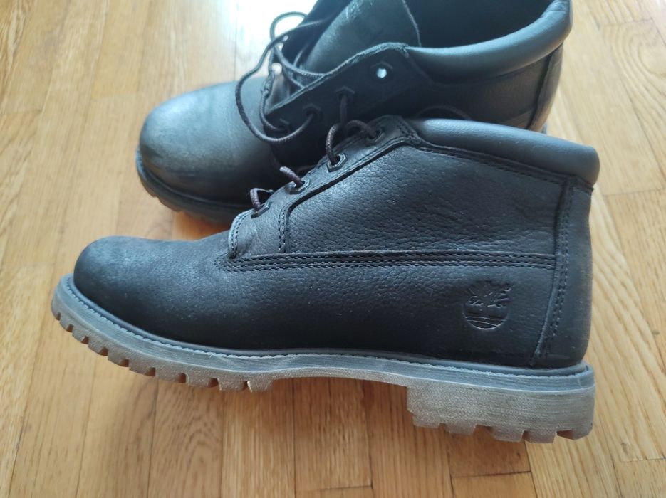 Предлагам дамски боти