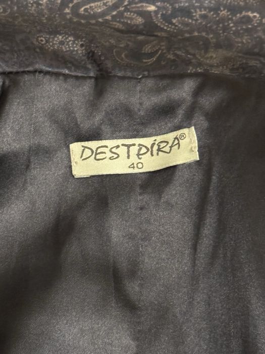 Продам женский костюм .