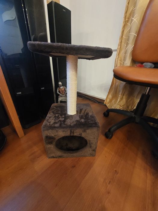 Vând ansamblu de joaca pentru pisica