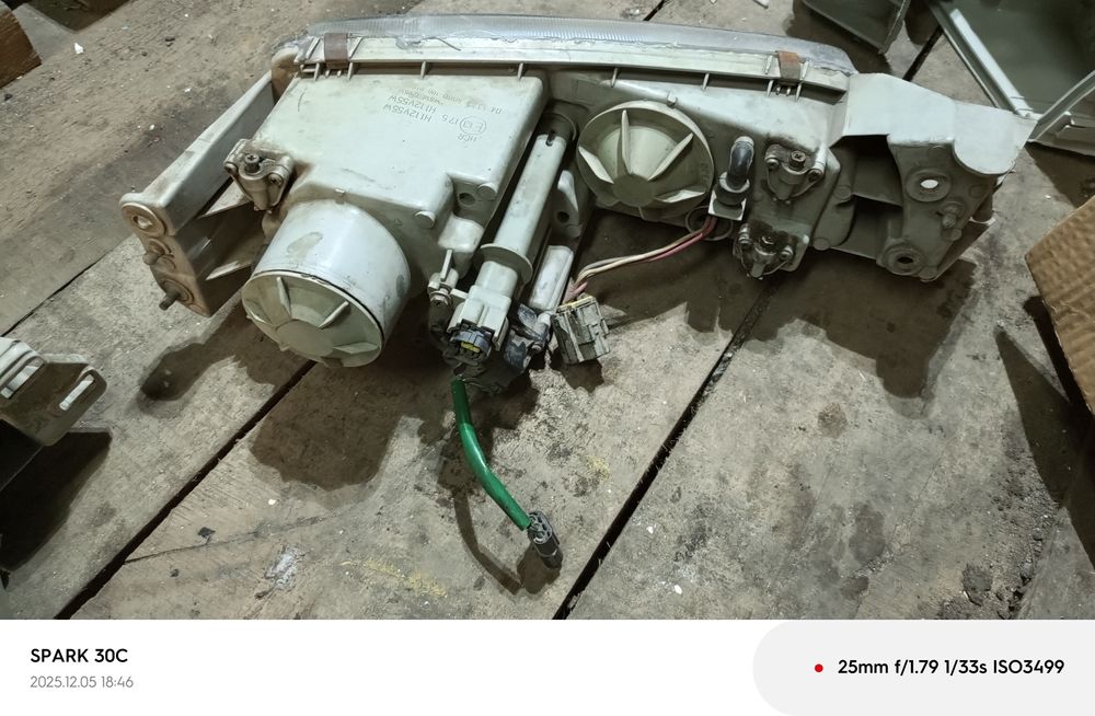 Переднее фары Мазда кронос