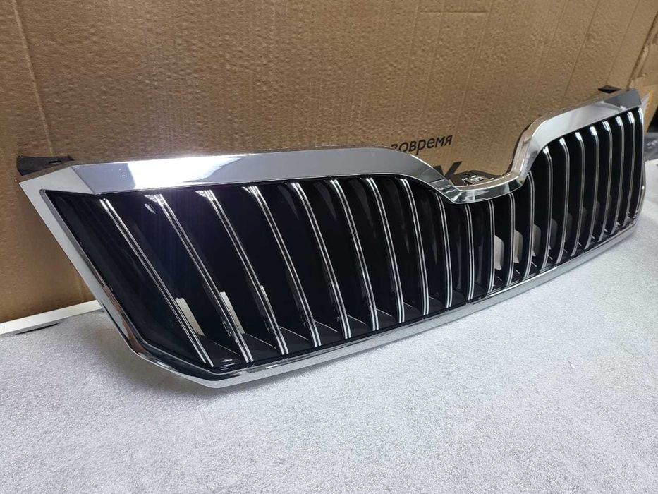 Решетка радиатора хром Skoda Super B рестайлинг