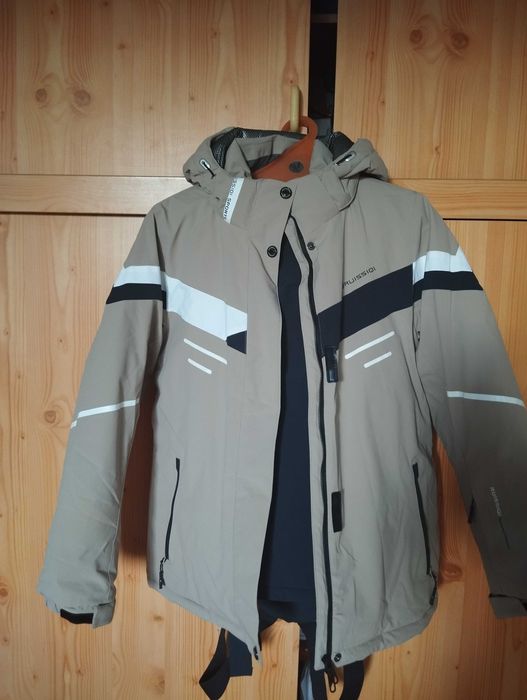 Продам новый женский лыжный костюм