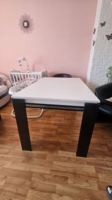 Запазена разтегателна маса