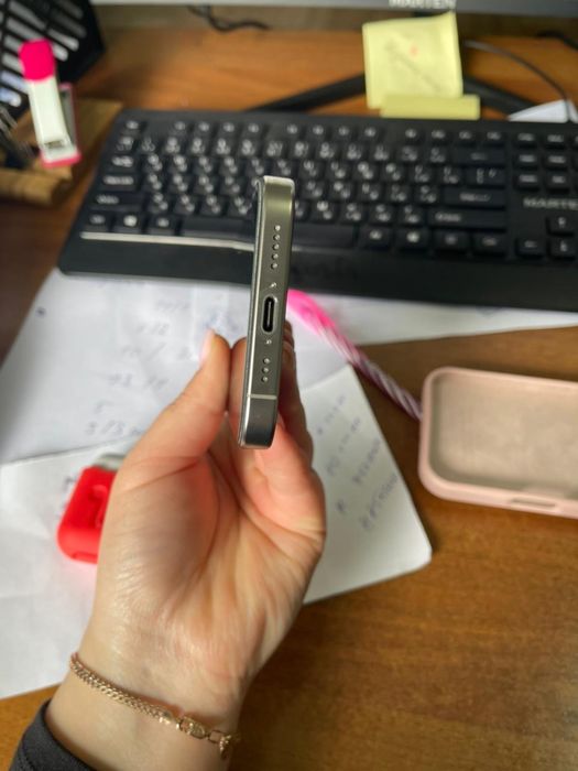 Продам IPHONE 16 pro 512