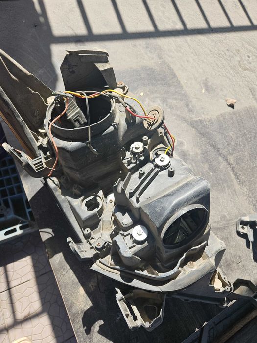 Фары на Lexus LX570