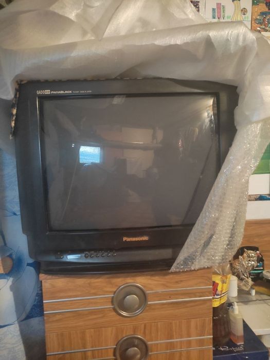 Телевизор: Panasonic, Toshiba