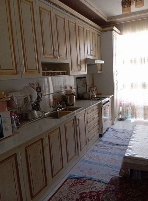 4 xonali kvartira sotiladi srochna