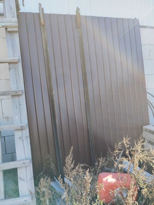 Ворота гаражные в отличном состоянии