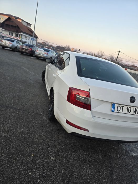 Vând Skoda Octavia 3