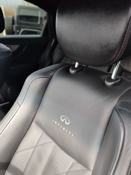 Infiniti FX30s  diesel Automat pachet S ( NISSAN )