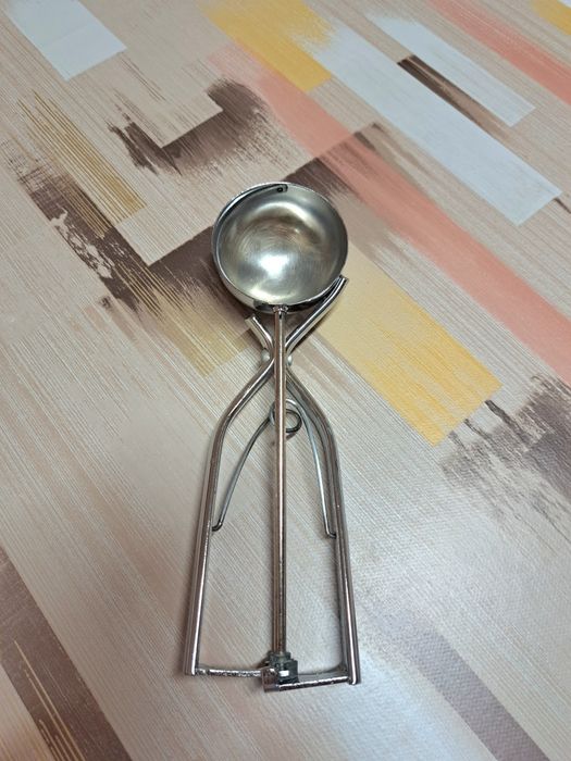 Професионална лъжица за сладолед made in Janan PAT NO.824393